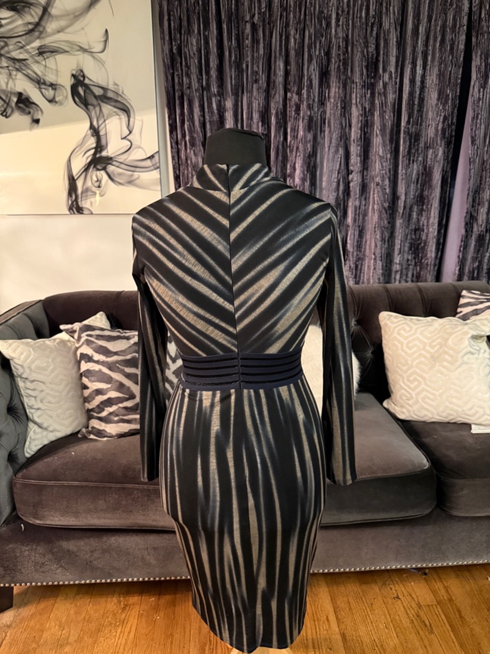 VENUS Metallic Black and Silver Mock-Neck Long Sleeve Bodycon Dress - Picture 4 of 7